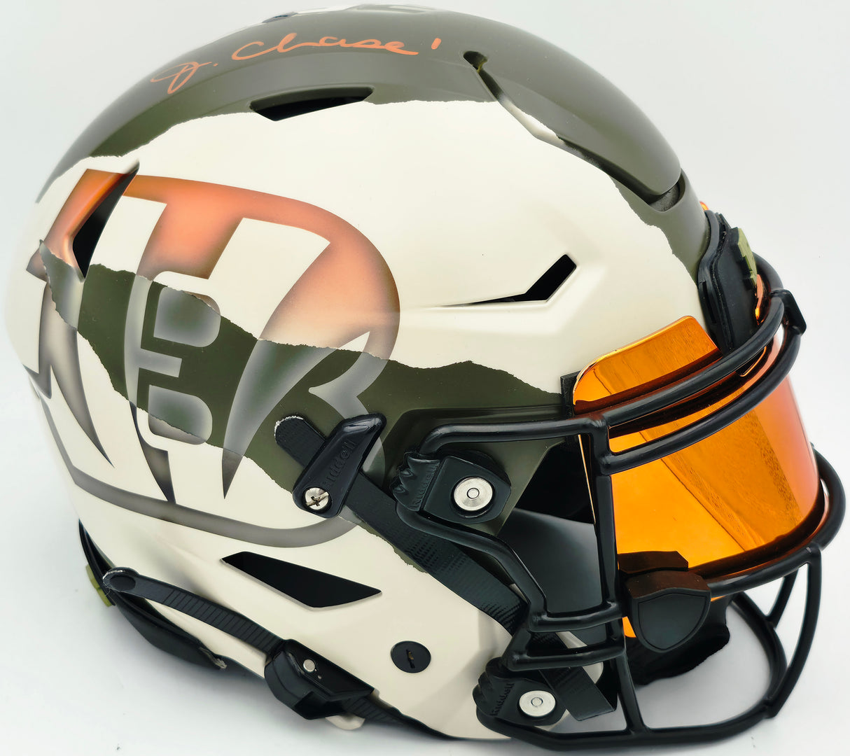 Ja'Marr Chase Autographed Cincinnati Bengals White Full Size SpeedFlex Authentic Helmet Beckett BAS Witness #2W485245