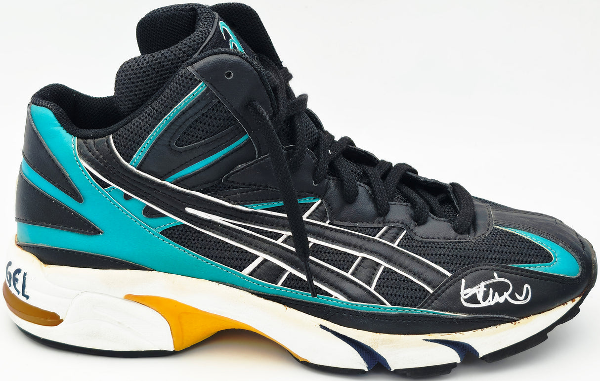 Ichiro Suzuki Autographed 2001 Rookie Game Issued Seattle Mariners Black & Teal Asics Turf Cleats IS Holo SKU #267255