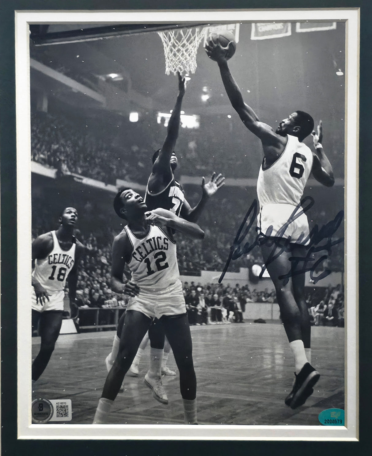 Bill Russell Autographed Framed 8x10 Photo Boston Celtics Beckett BAS #AE16570