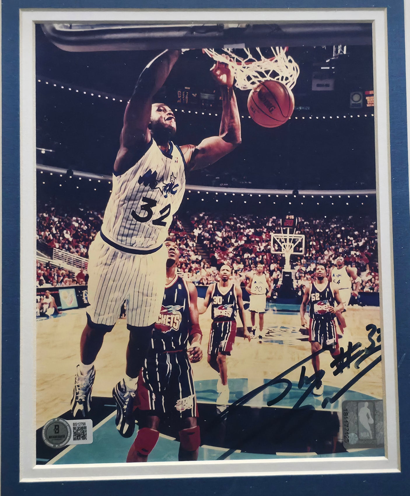 Shaquille "Shaq" O'Neal Autographed Framed 8x10 Photo Orlando Magic Beckett BAS QR #BS12756