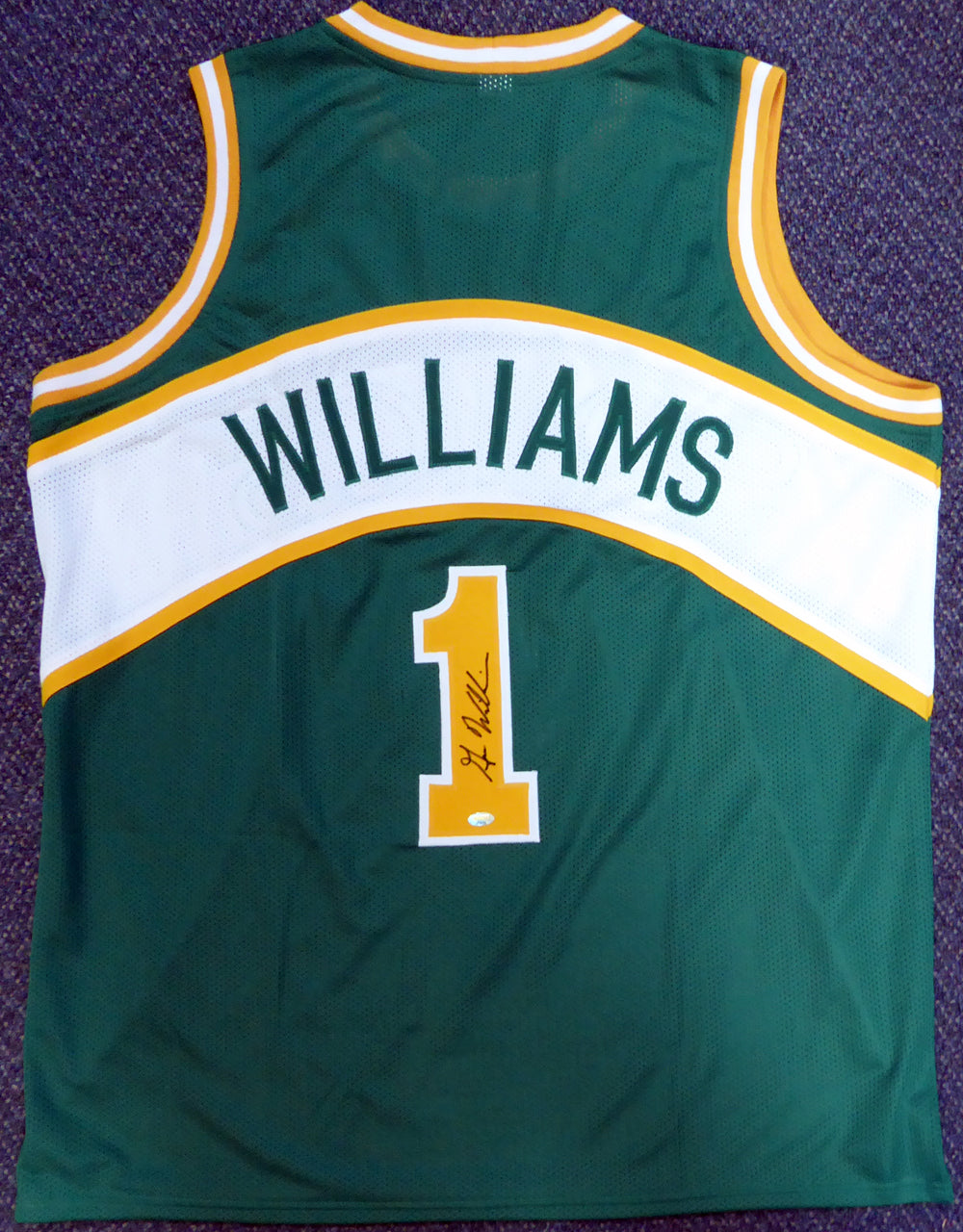 Seattle Sonics Gus Williams Autographed Green Jersey MCS Holo Stock #106742