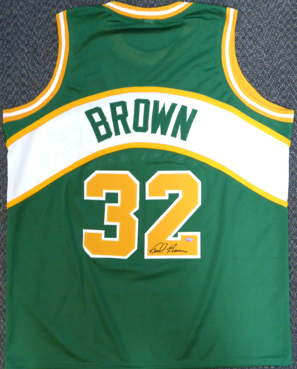 Seattle Sonics Fred Brown Autographed Green Jersey MCS Holo Stock #106743
