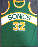 Seattle Sonics Fred Brown Autographed Green Jersey MCS Holo Stock #106743