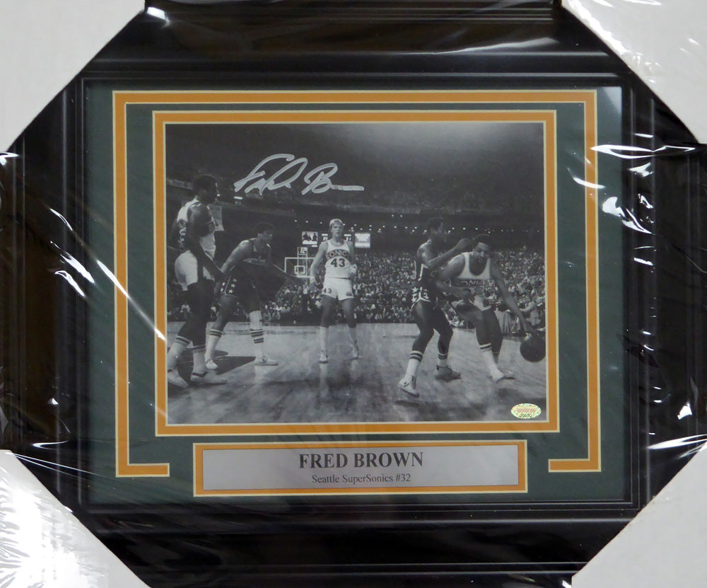 Downtown Fred Brown Autographed Framed 8x10 Photo Seattle Sonics MCS Holo Stock #123676