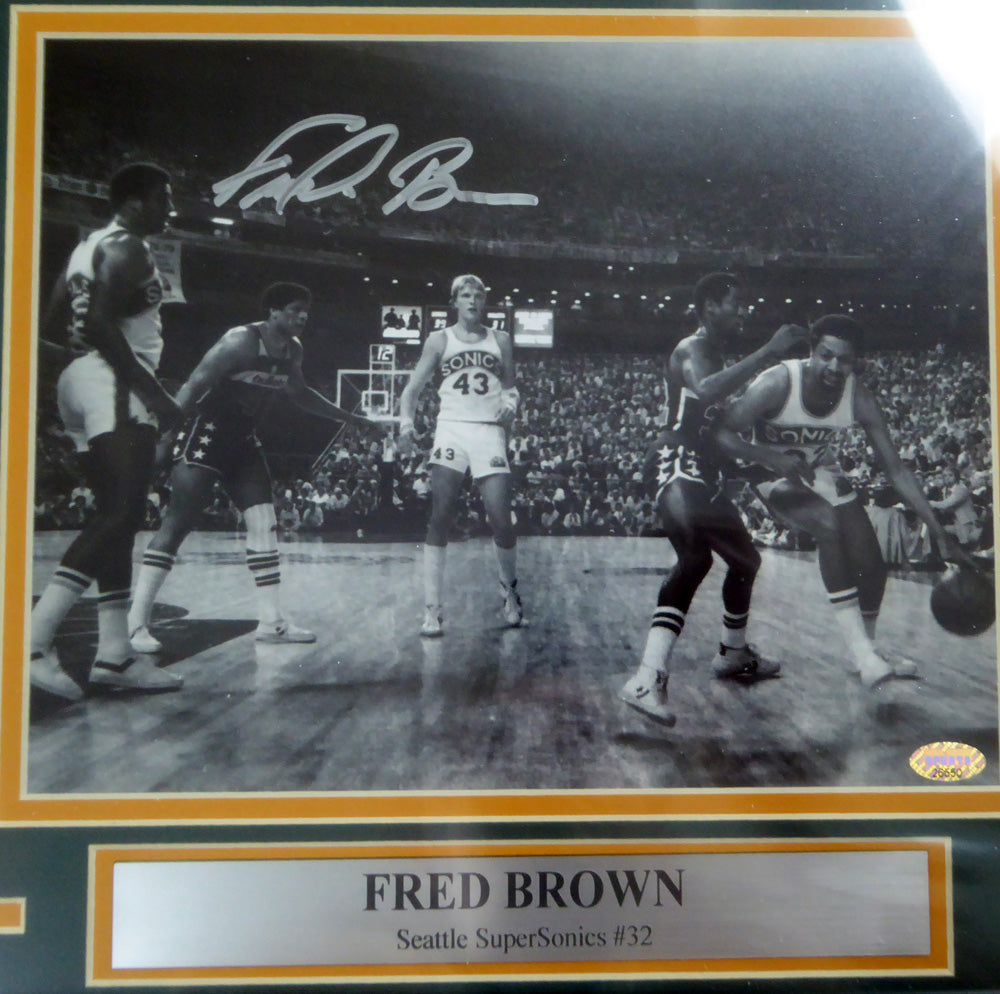Downtown Fred Brown Autographed Framed 8x10 Photo Seattle Sonics MCS Holo Stock #123676