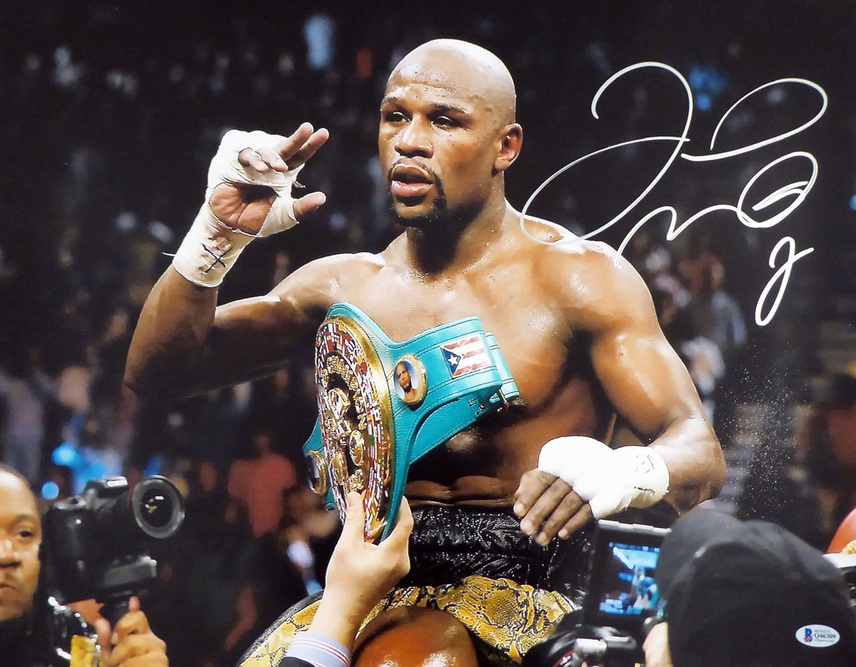 Floyd Mayweather Jr. Autographed 16x20 Photo Beckett BAS Stock #157358