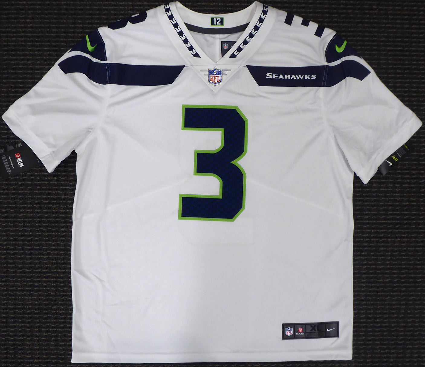 Seattle Seahawks Russell Wilson Autographed White Nike Twill Jersey Size XL RW Holo Stock #159118