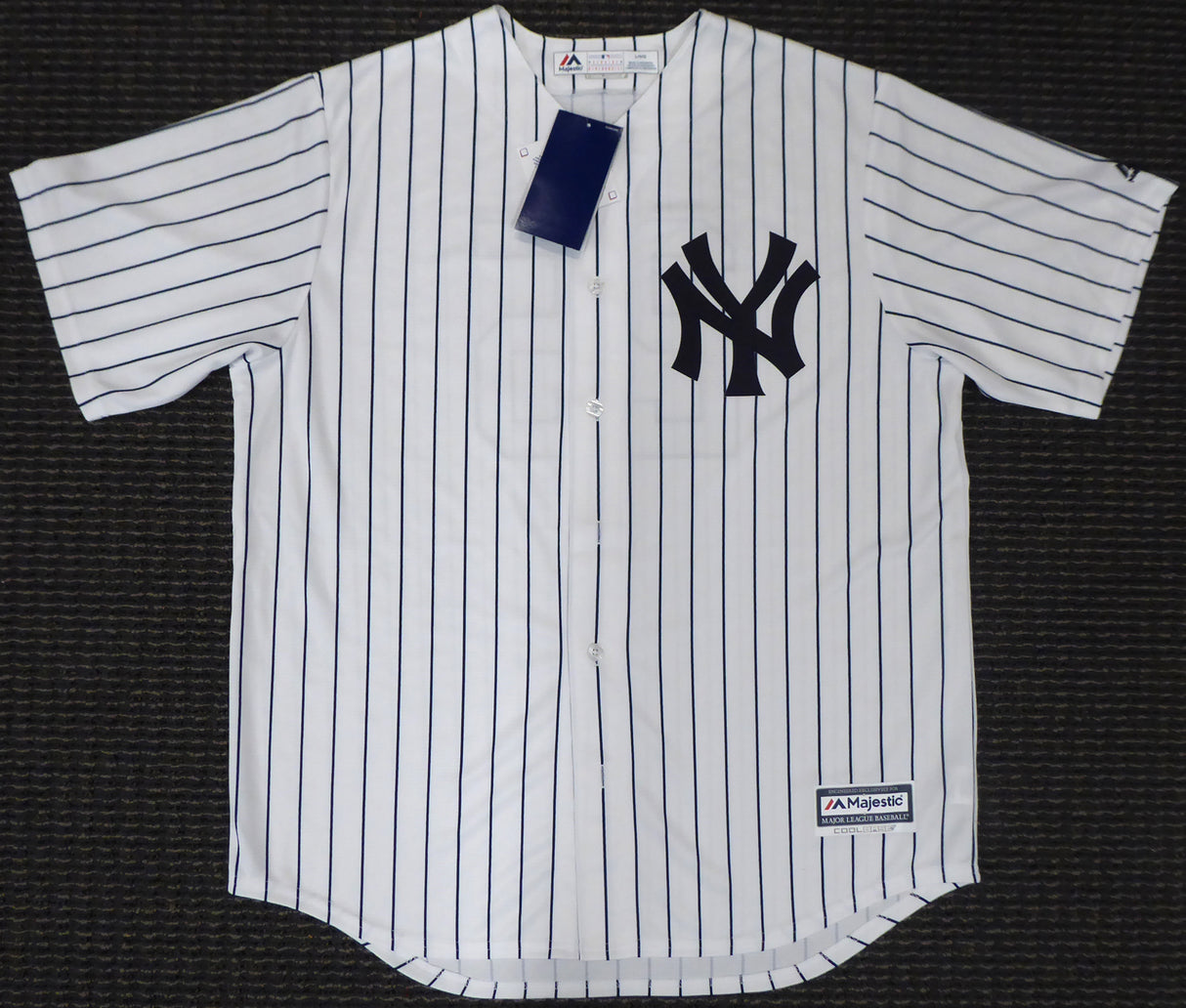 New York Yankees Gleyber Torres Autographed White Majestic Cool Base Jersey Size L Beckett BAS Stock #159242