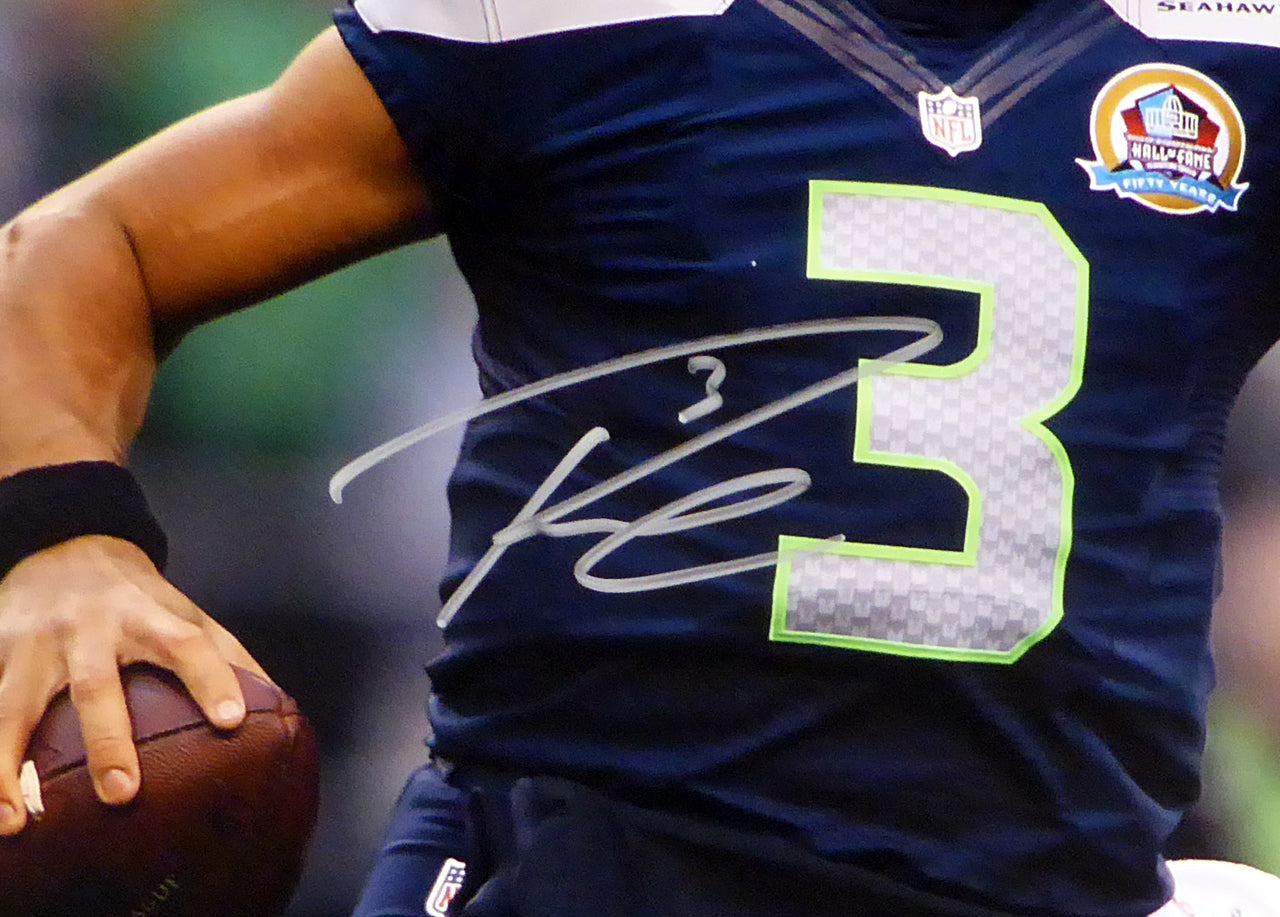Russell Wilson Autographed 16x20 Photo Seattle Seahawks RW Holo Stock #91024
