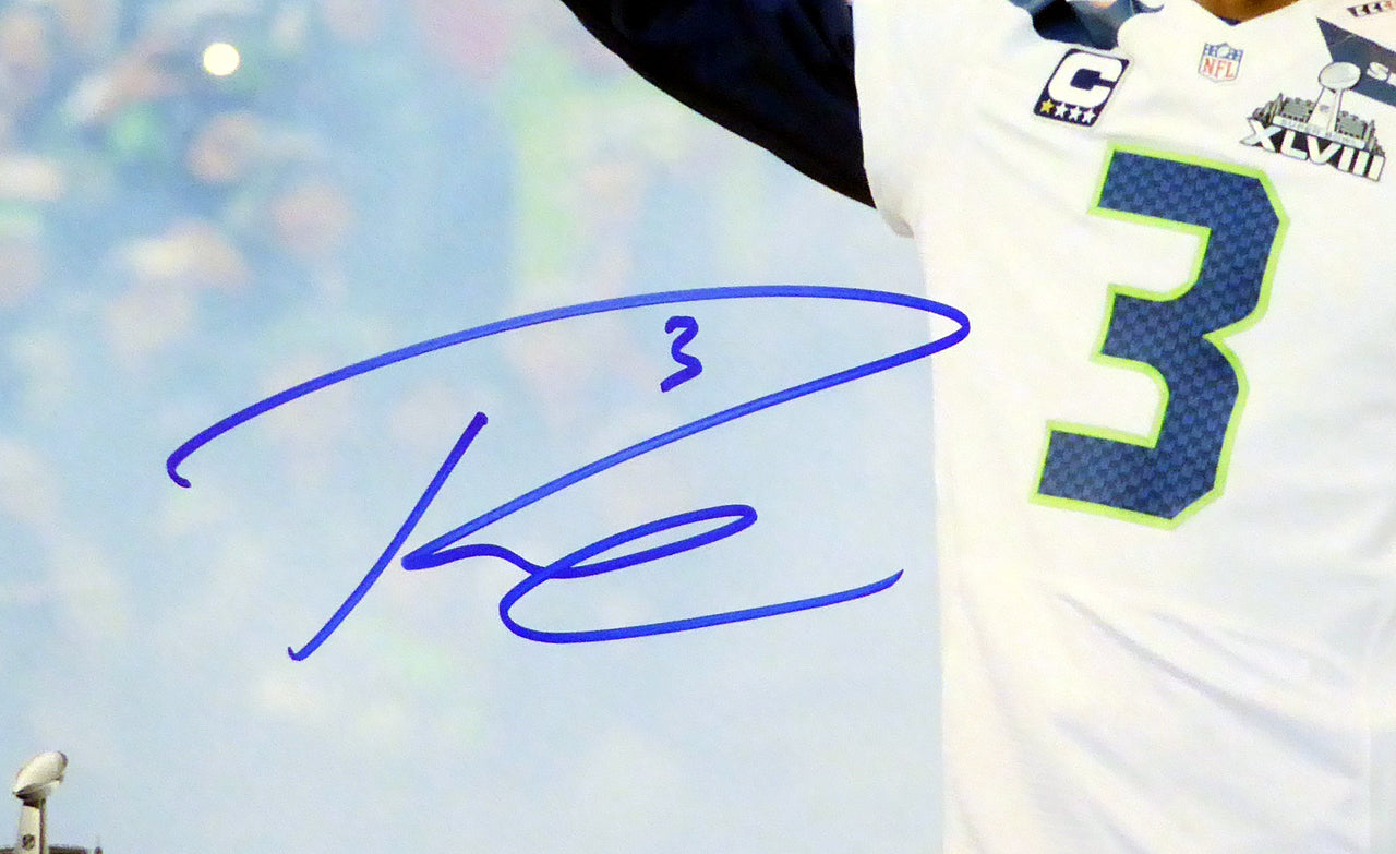 Russell Wilson Autographed 16x20 Photo Seattle Seahawks Super Bowl Trophy RW Holo Stock #95144