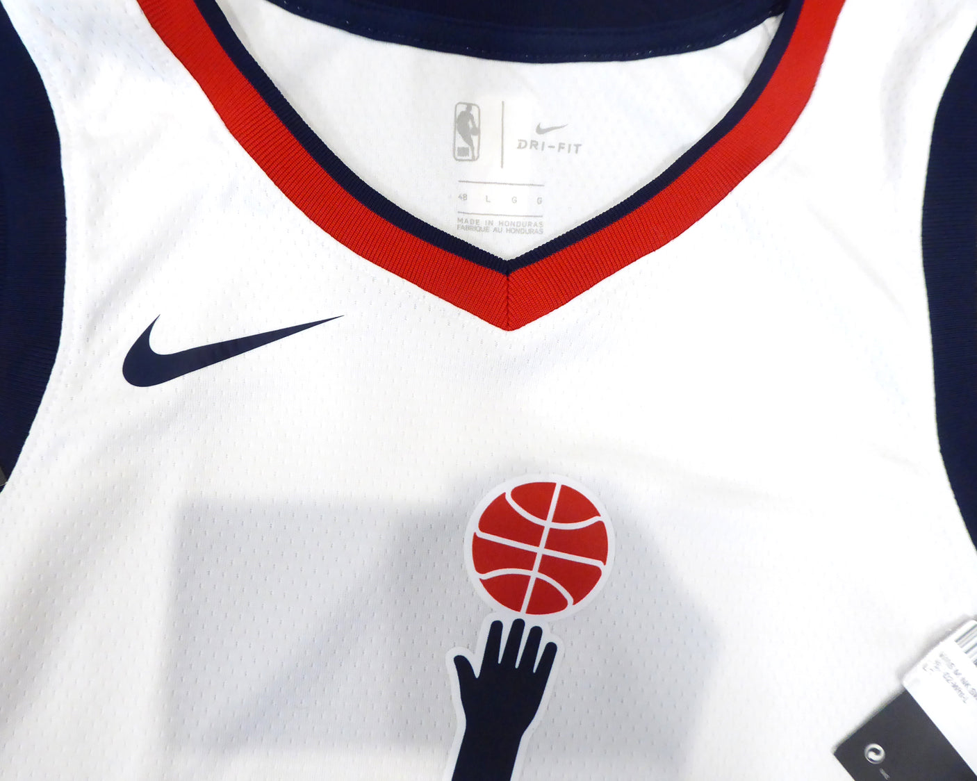 Washington Wizards John Wall Autographed White Nike Swingman Jersey DC Logo Size L Beckett BAS Stock #182246