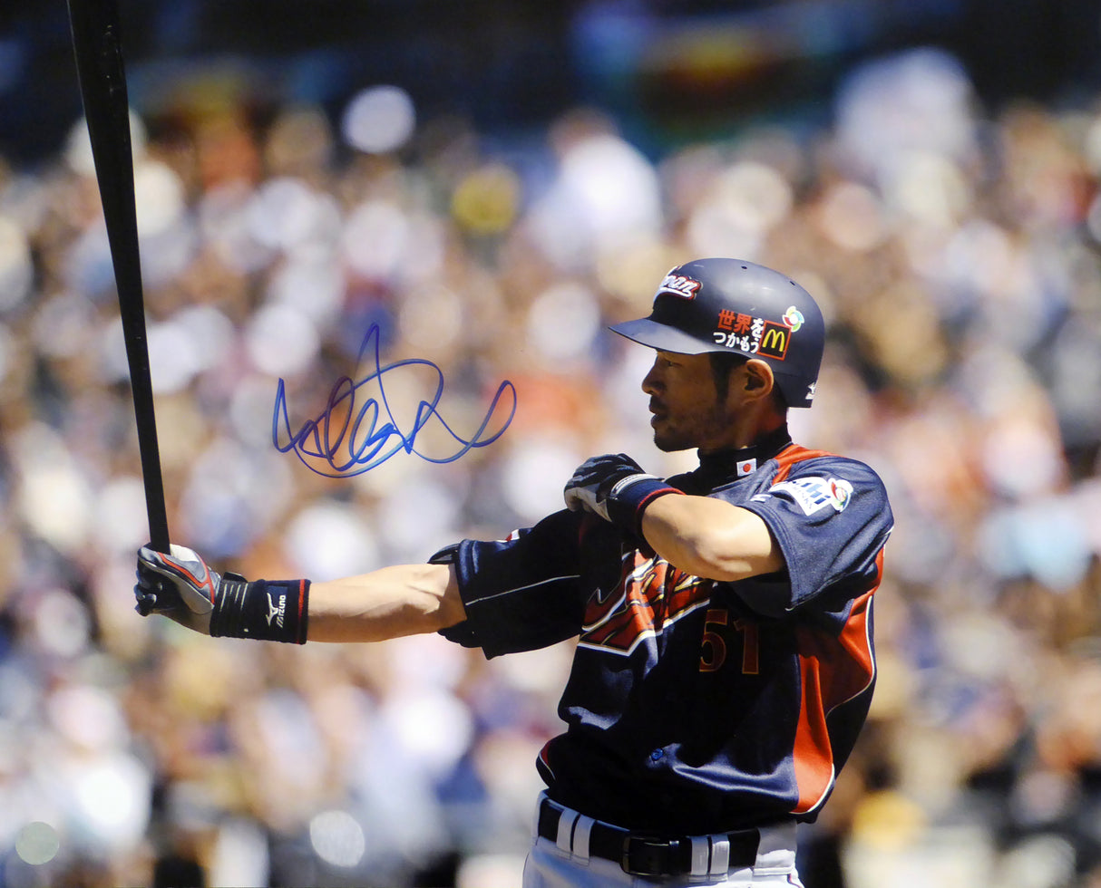 Ichiro Suzuki Autographed 16x20 Photo WBC Japan IS Holo Stock #77816