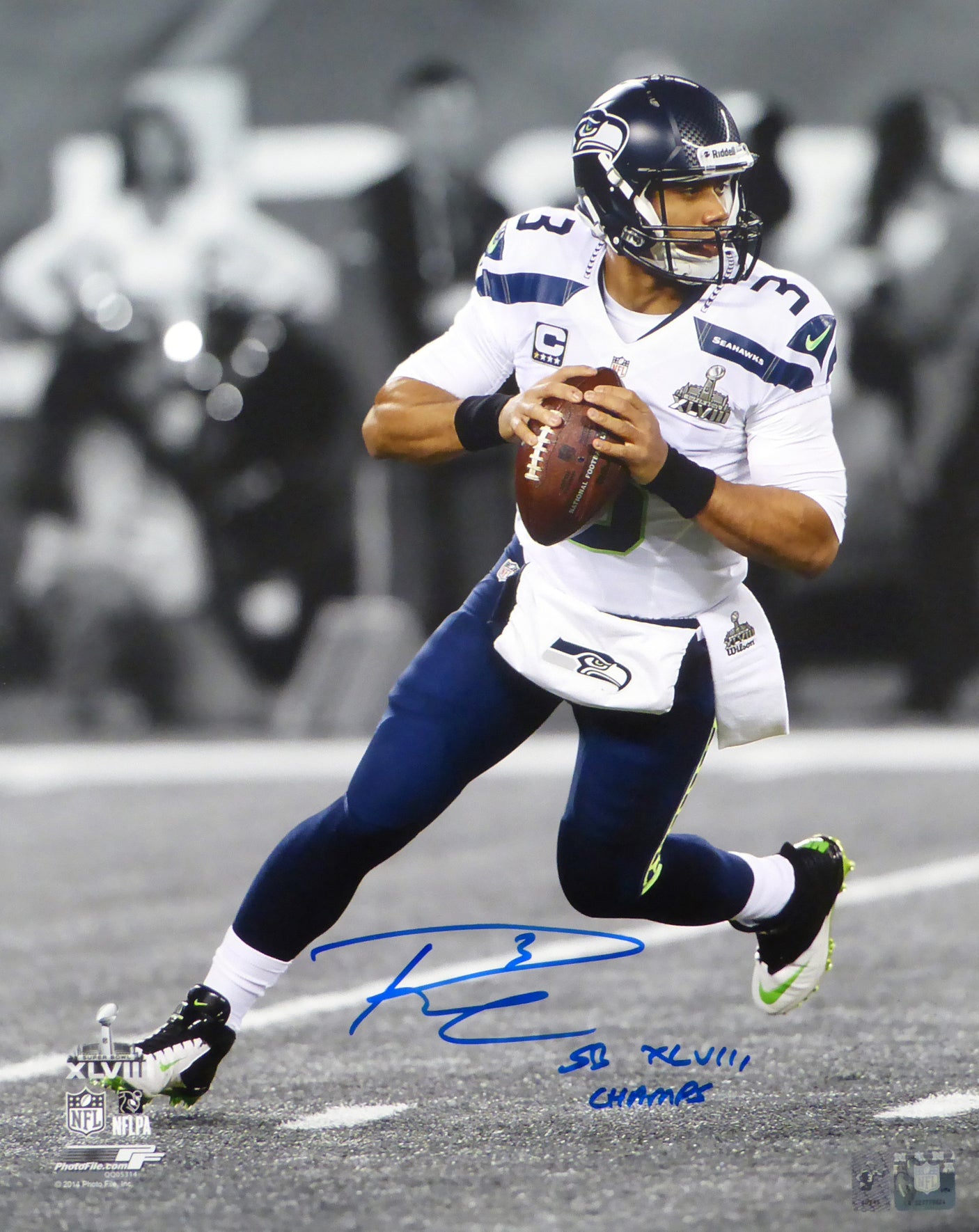 Russell Wilson Autographed 16x20 Photo Seattle Seahawks Super Bowl "SB XLVIII Champs" RW Holo Stock #105131