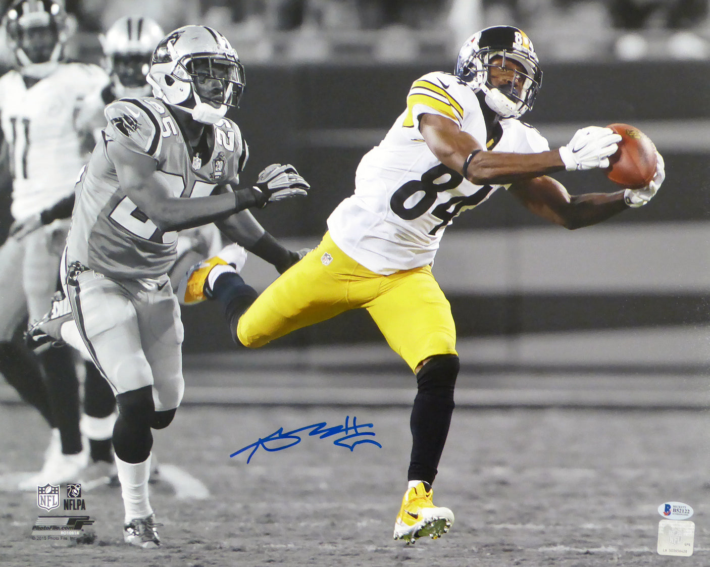 Antonio Brown Autographed 16x20 Photo Pittsburgh Steelers Beckett BAS Stock #121850