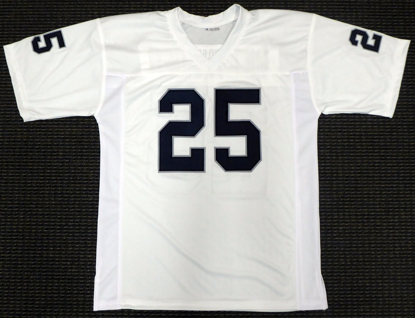 Oakland Raiders Fred Biletnikoff Autographed White Jersey Beckett BAS Stock #185819