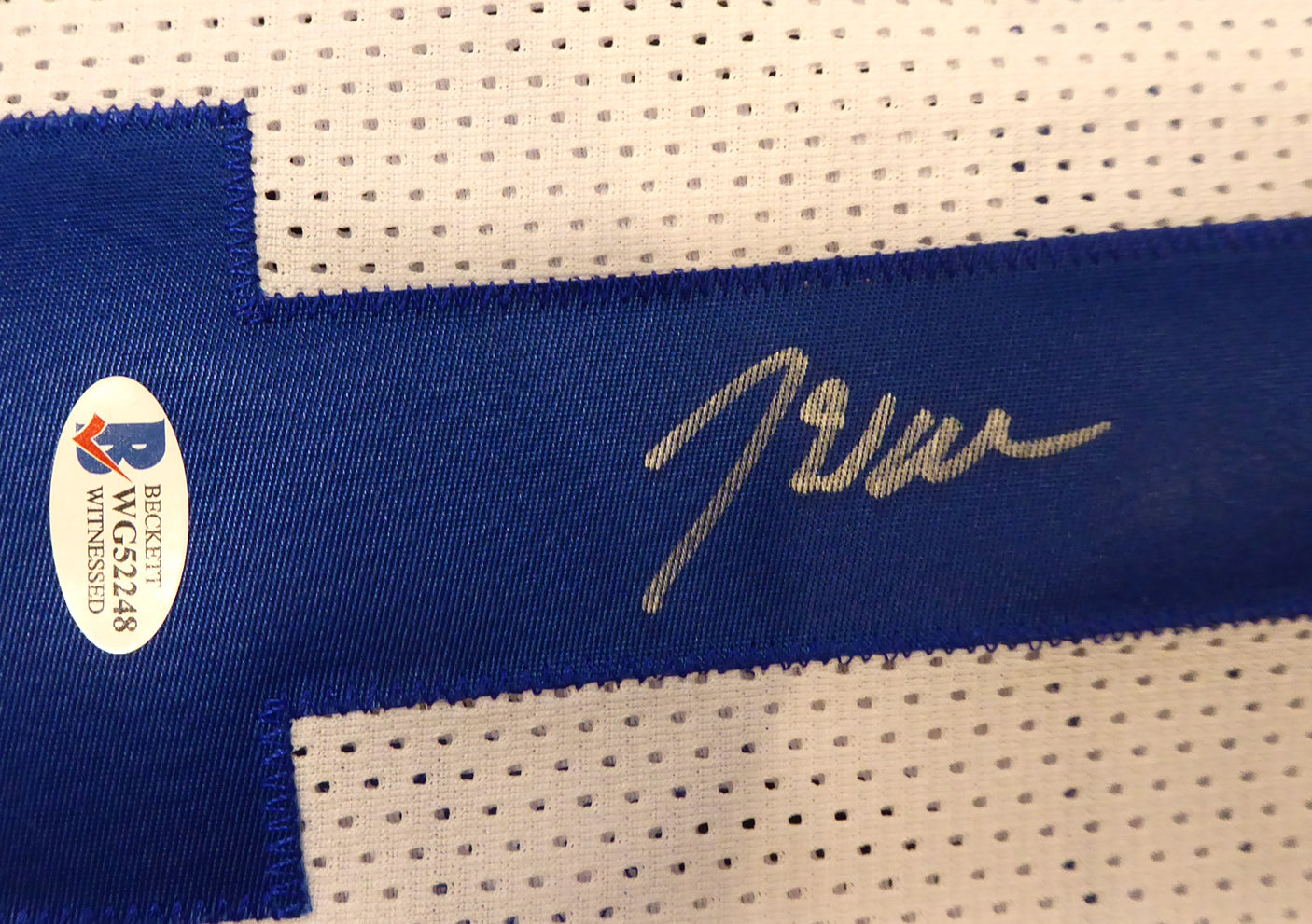 Kentucky Wildcats John Wall Autographed White Jersey Beckett BAS Stock #192169