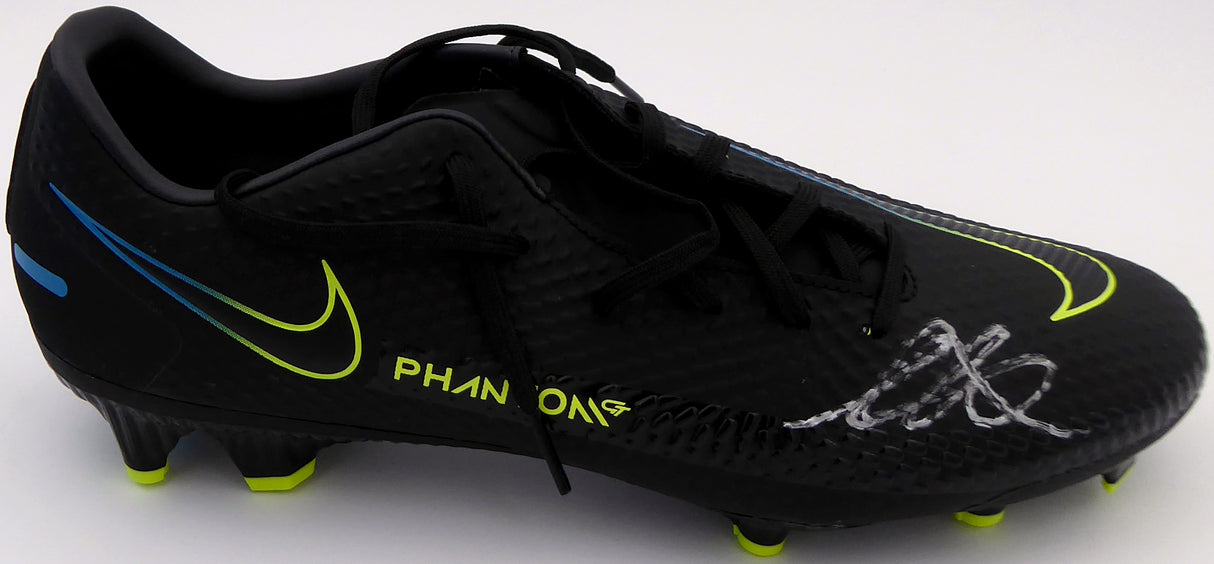Mason Mount Autographed Black Nike Phantom Cleat Shoe Chelsea F.C. Size 9.5 (Light Auto) Beckett BAS #K06360