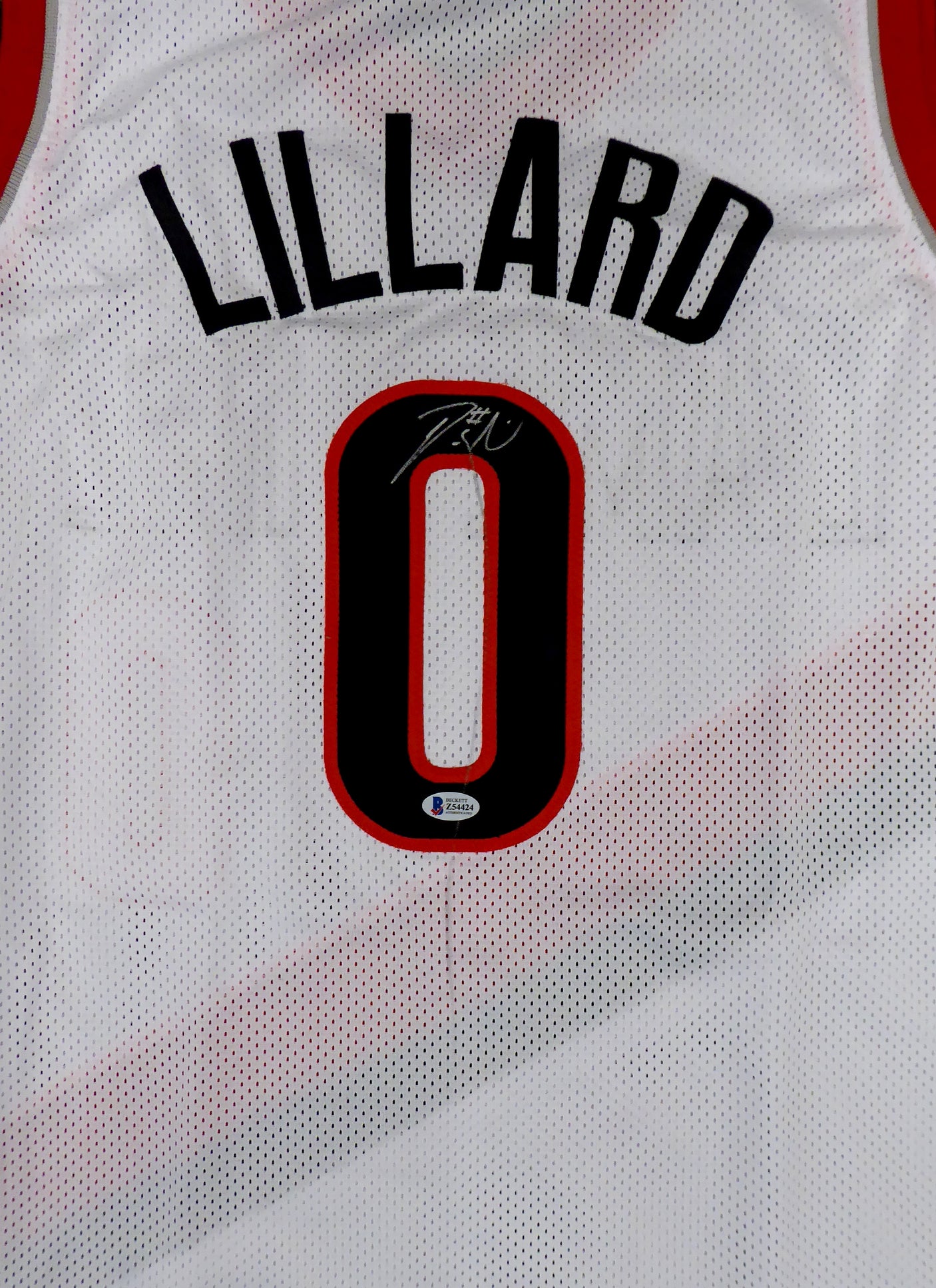 Portland Trail Blazers Damian Lillard Autographed White Jersey (Mark) Beckett BAS #Z54424