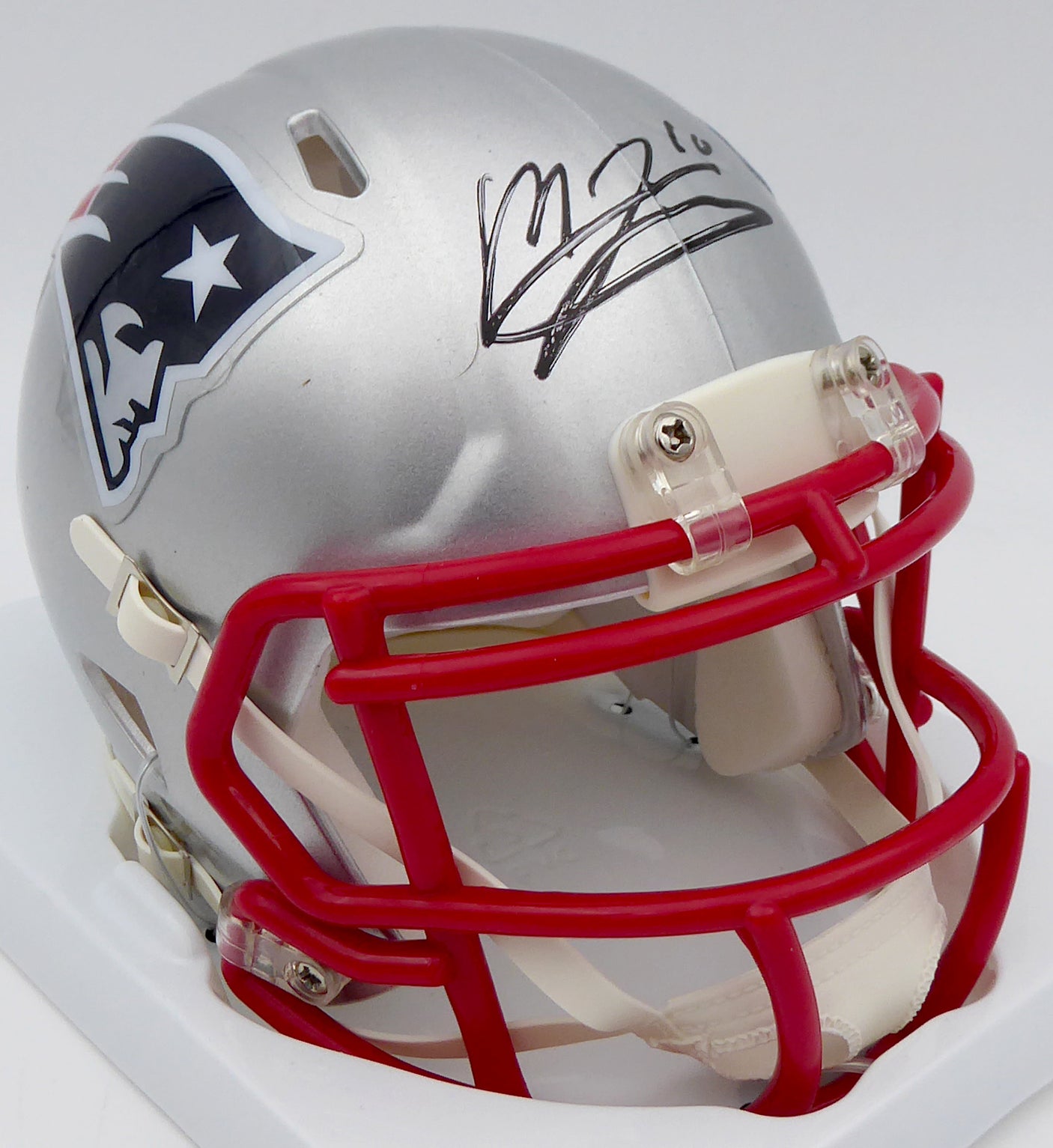 Mac Jones Autographed New England Patriots Silver Speed Mini Helmet (Bubbled) Beckett BAS #WS86379