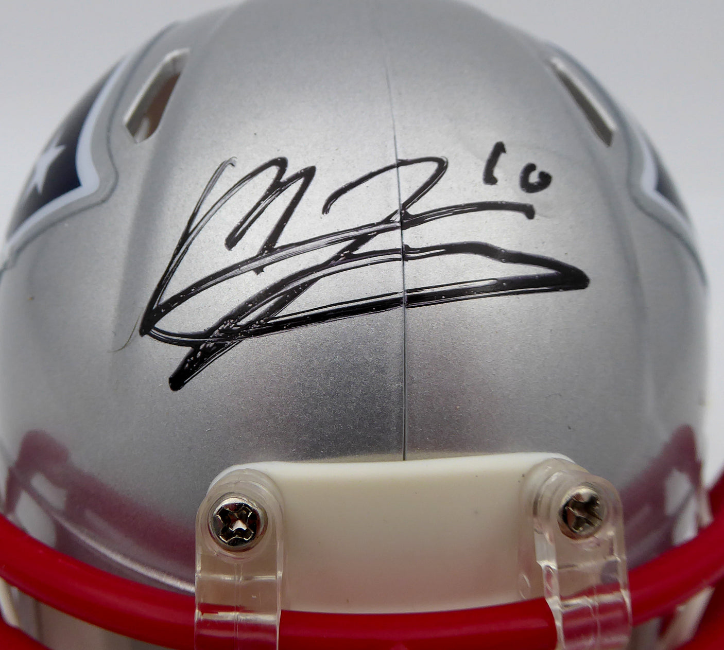 Mac Jones Autographed New England Patriots Silver Speed Mini Helmet (Bubbled) Beckett BAS #WS86379