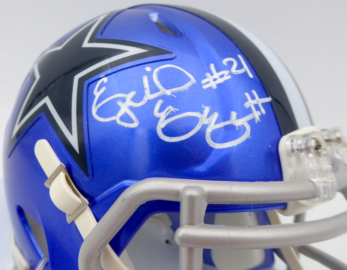 Ezekiel Elliott Autographed Dallas Cowboys Flash Blue Speed Mini Helmet Beckett BAS #WT81551