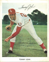 Chicago White Sox Autographed 17 Count Lot of 8x10 Team Issued Photos SKU #236199