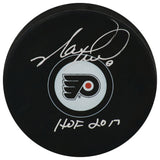 Mark Recchi Signed Philadelphia Flyers Logo Hockey Puck w/HOF 2017
