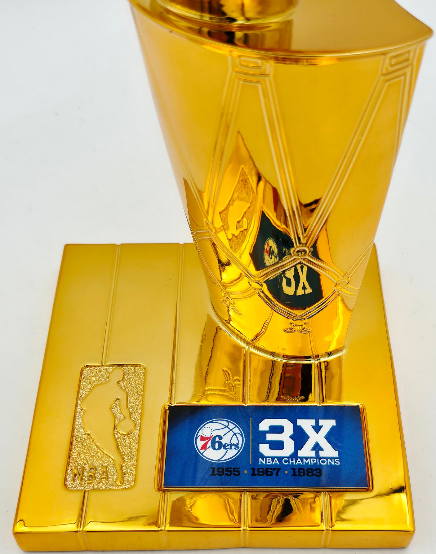 Julius "Dr. J" Erving Autographed Philadelphia 76ers NBA Champions Mini Trophy Fanatics Beckett BAS Witness Stock #253706