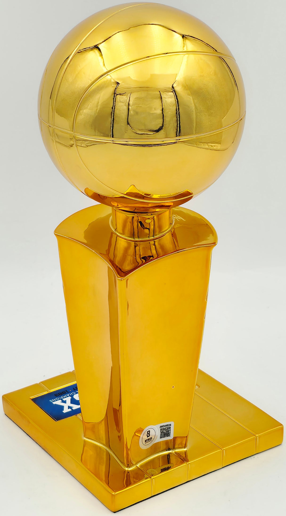 Julius "Dr. J" Erving Autographed Philadelphia 76ers NBA Champions Mini Trophy Fanatics Beckett BAS Witness Stock #253706