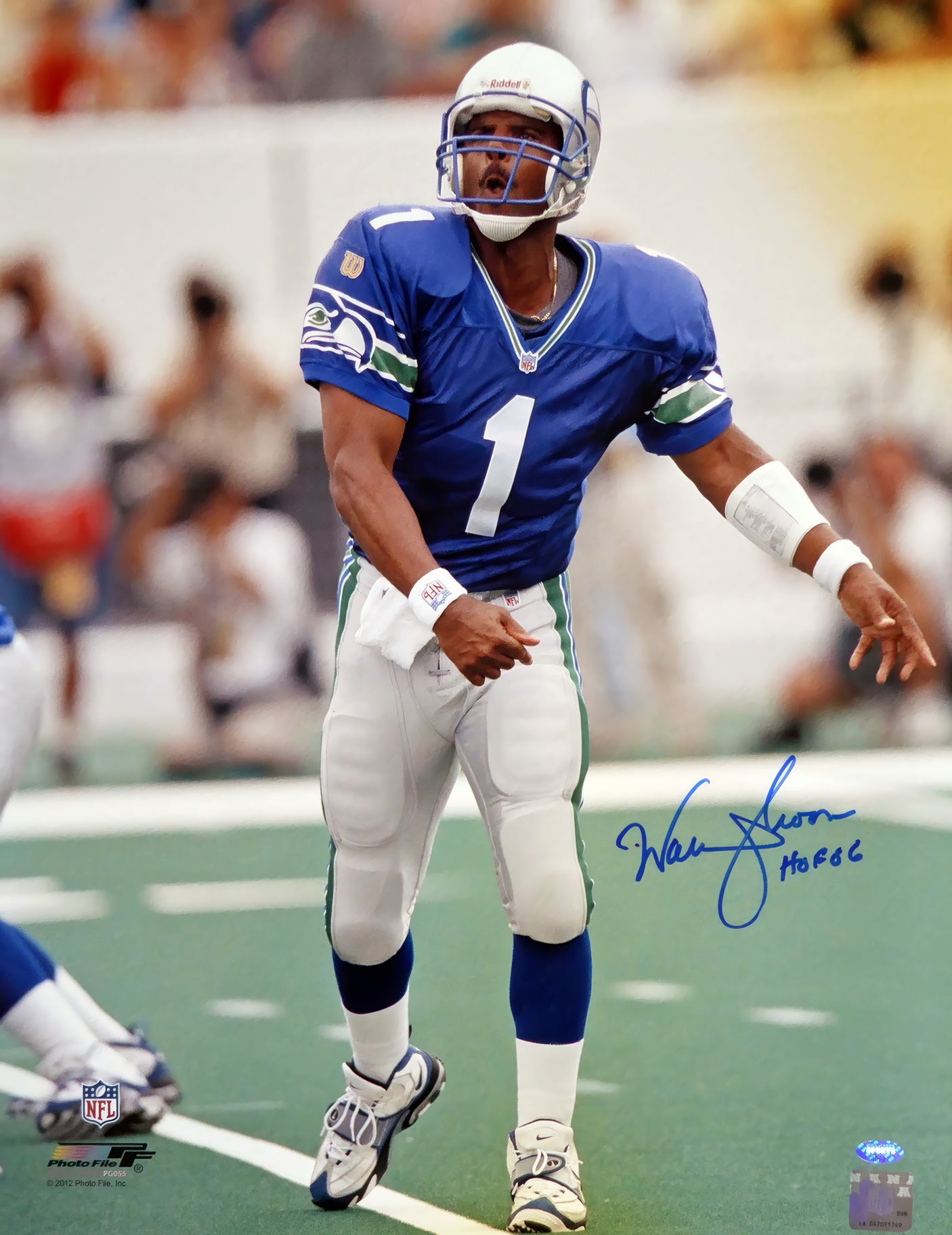 Warren Moon Autographed Framed 16x20 Photo Seattle Seahawks MCS Holo Stock #254264