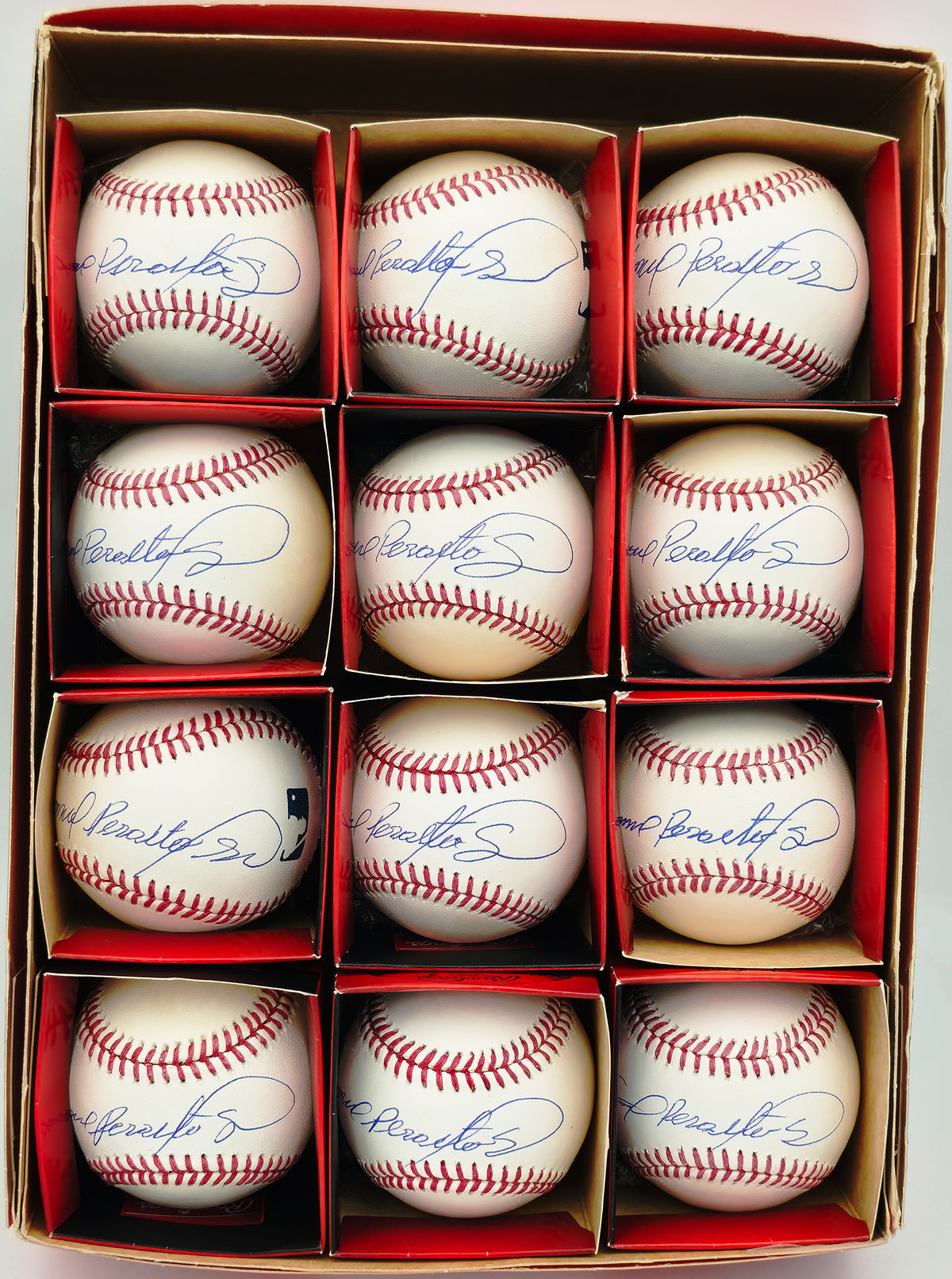 Sammy Sosa Autographed Rawlings Official MLB Baseball 12 Count Lot Chicago Cubs Full Name (Damaged) Beckett BAS Witness Stock #268008