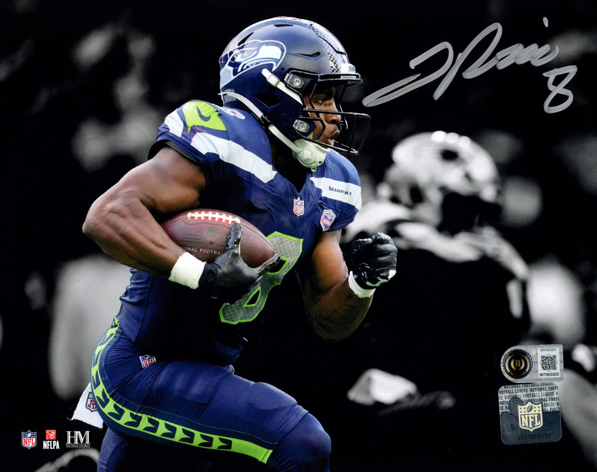 Jadarian Price Autographed 8x10 Photo Seattle Seahawks Beckett BAS Witness Stock #268075