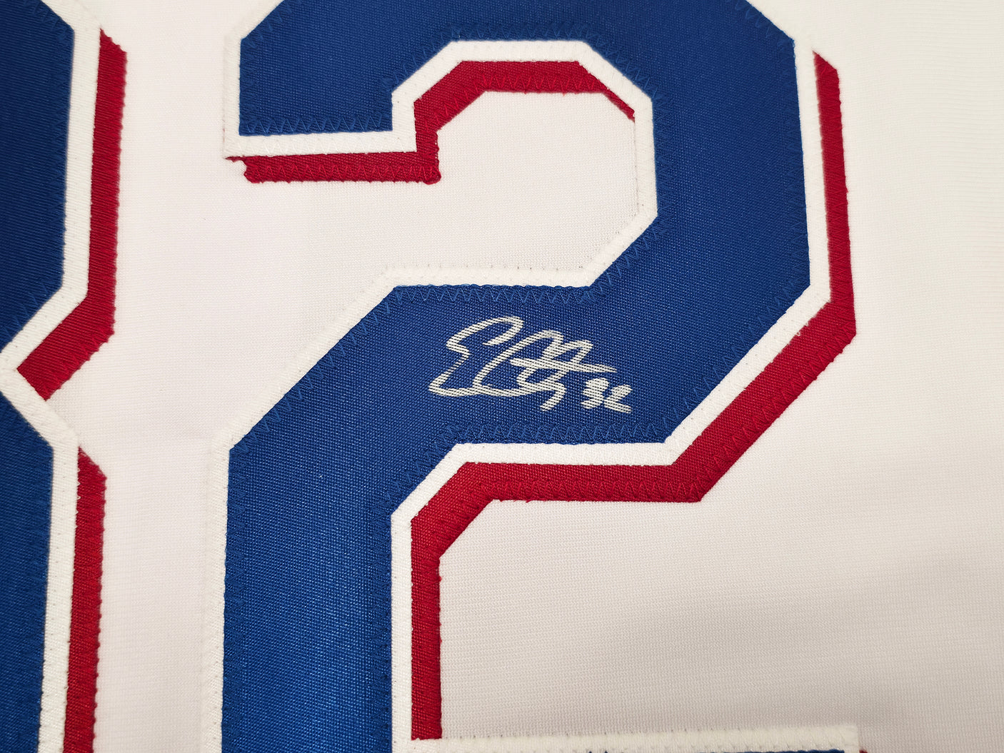 Texas Rangers Evan Carter Autographed White Jersey Beckett BAS Witness Stock #253600