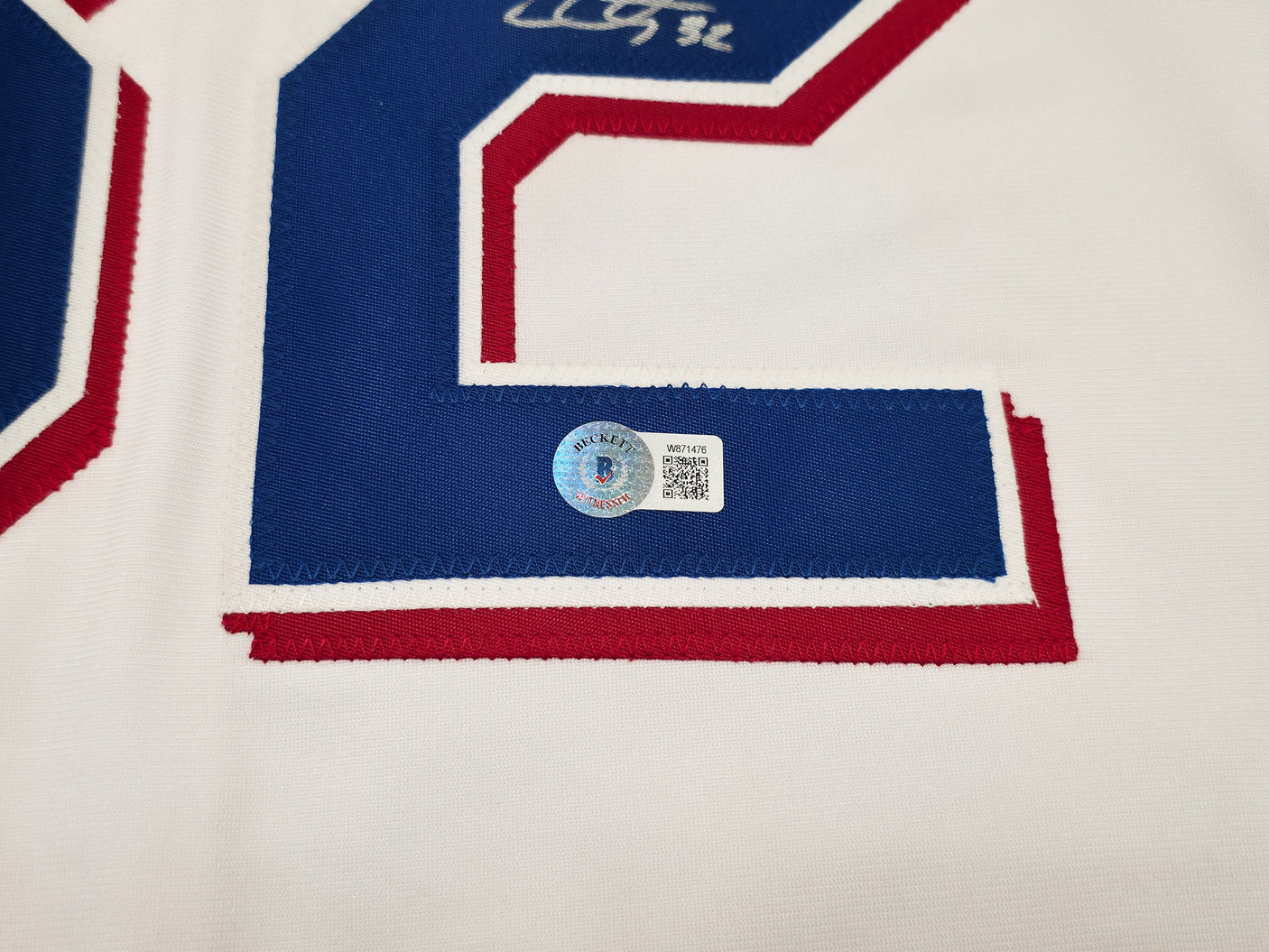 Texas Rangers Evan Carter Autographed White Jersey Beckett BAS Witness Stock #253600