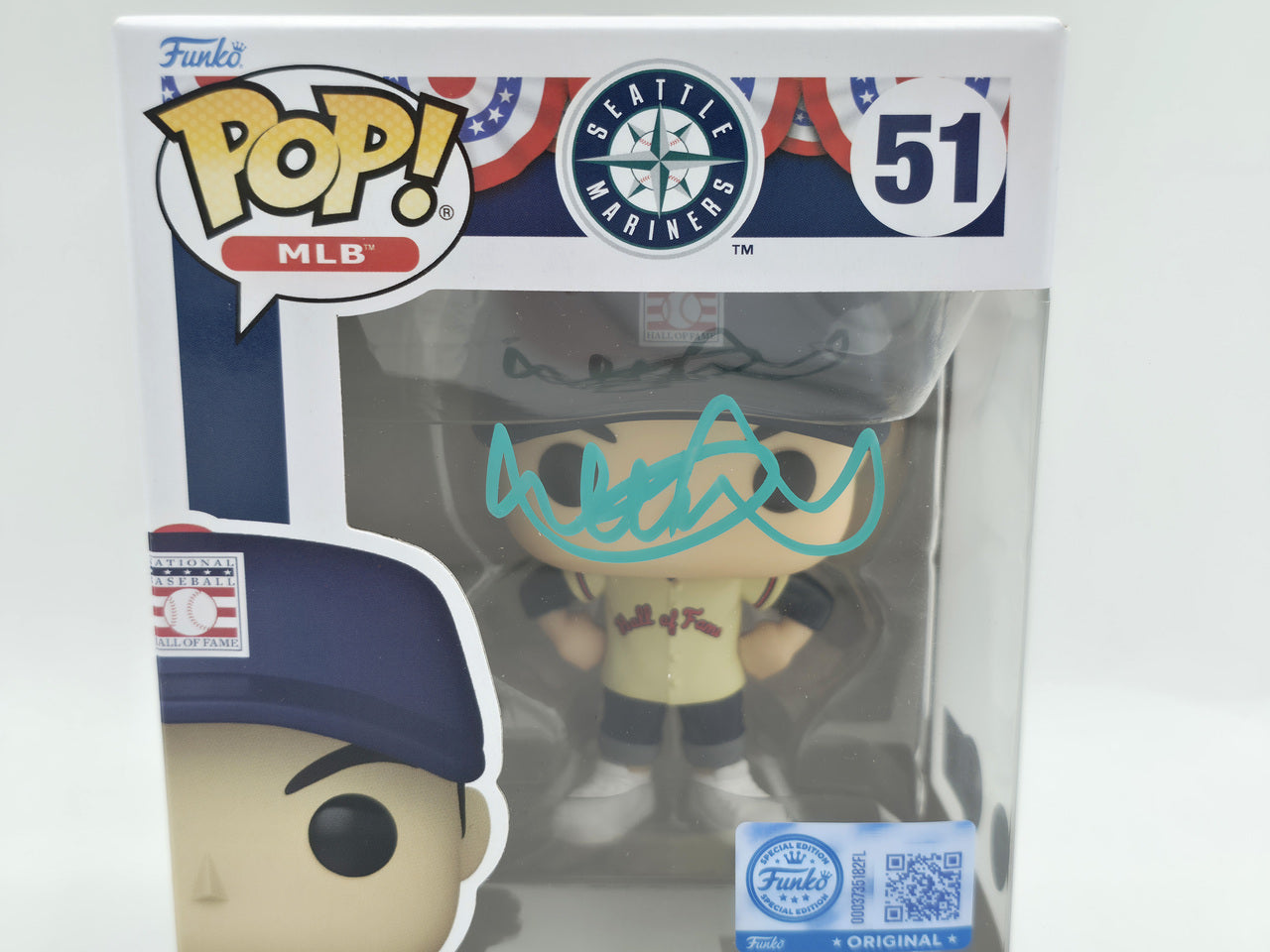 Ichiro Suzuki Autographed Hall of Fame Funko Pop #51 Seattle Mariners IS Holo & Beckett BAS Witness Stock #254342