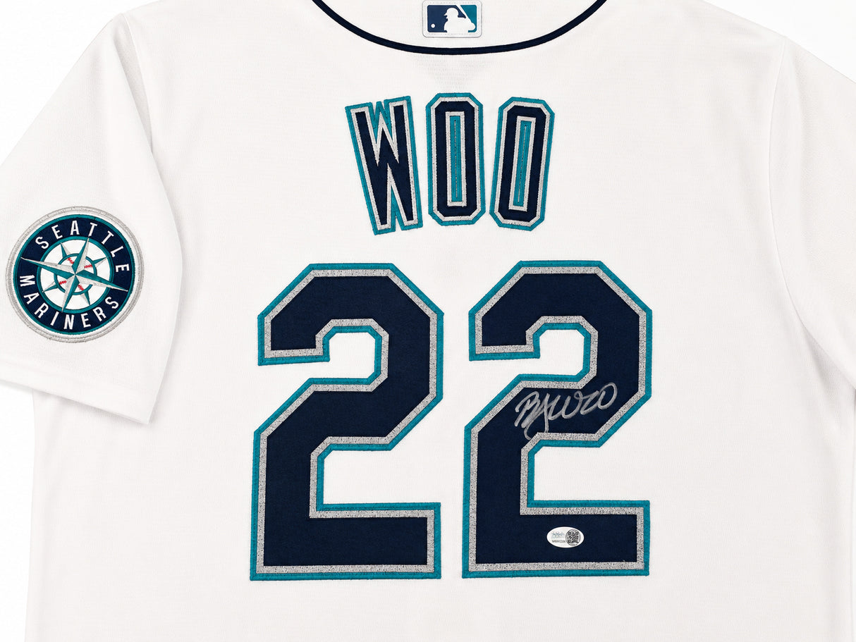 Seattle Mariners Bryan Woo Autographed White Nike Jersey Size L JSA Witness Stock #265416