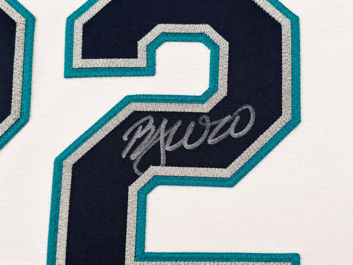 Seattle Mariners Bryan Woo Autographed White Nike Jersey Size L JSA Witness Stock #265416