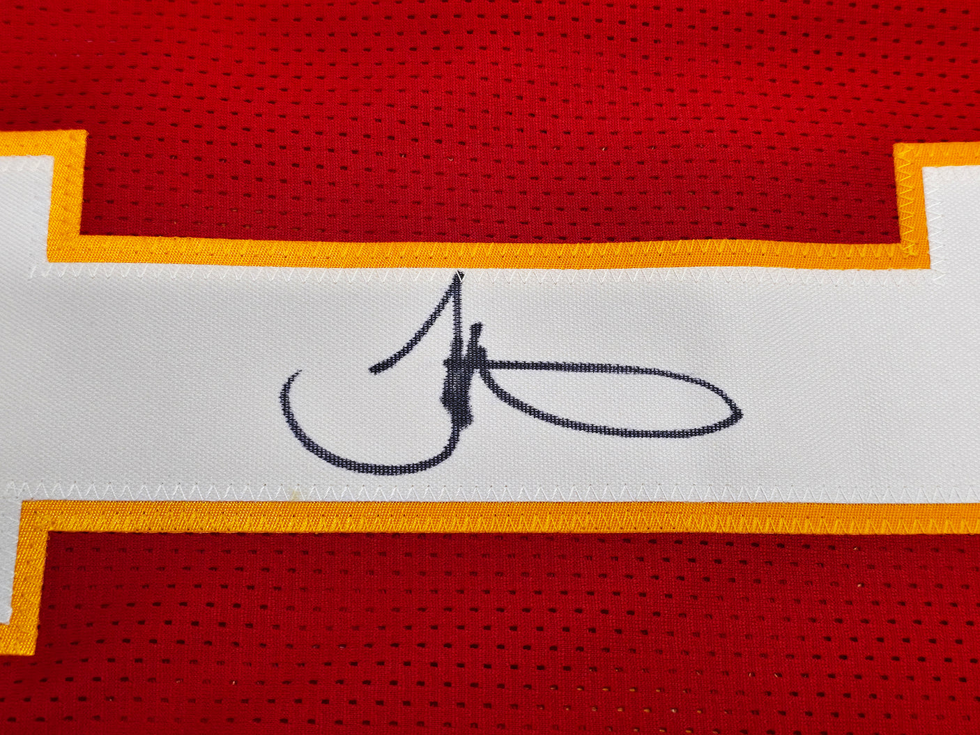 Kansas City Chiefs Tyreek Hill Autographed Red Jersey Beckett BAS Witness Stock #252403