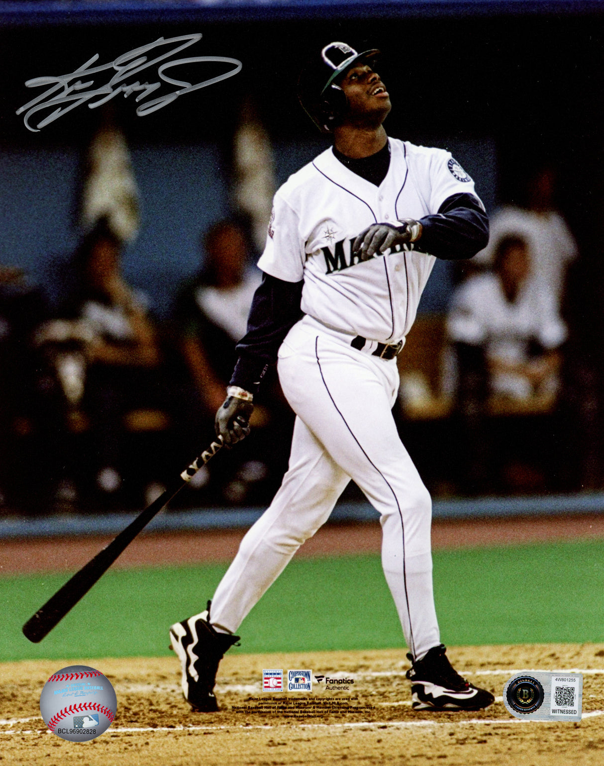 Ken Griffey Jr. Autographed 8x10 Photo Seattle Mariners Beckett BAS Witness Stock #267493