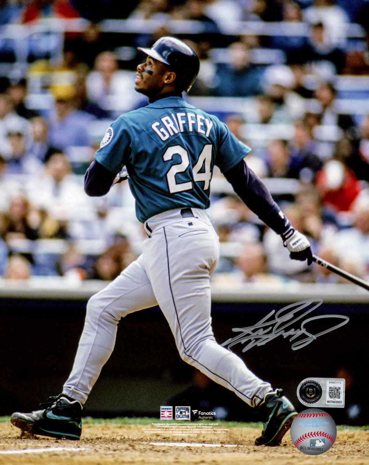 Ken Griffey Jr. Autographed 8x10 Photo Seattle Mariners Beckett BAS Witness Stock #267494