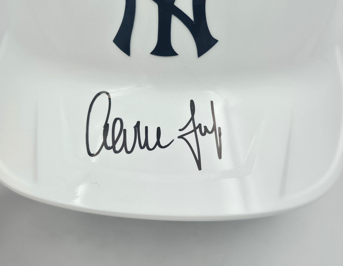 Aaron Judge Autographed New York Yankees White Replica Batting Helmet Fanatics & MLB Holo Stock #253310