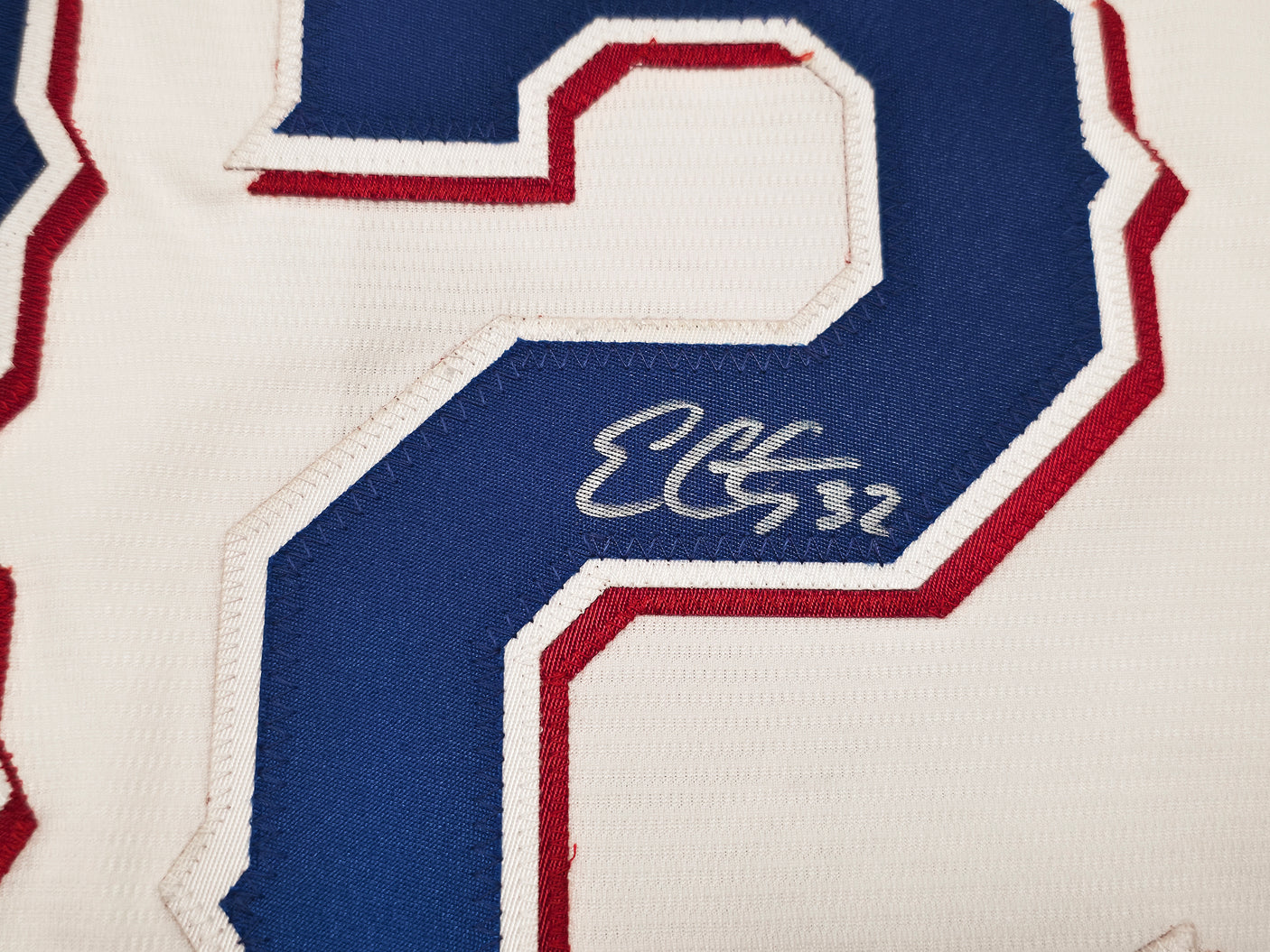 Texas Rangers Evan Carter Autographed White Nike Jersey Size XXL "23 WS Champs" Beckett BAS Witness Stock #252438