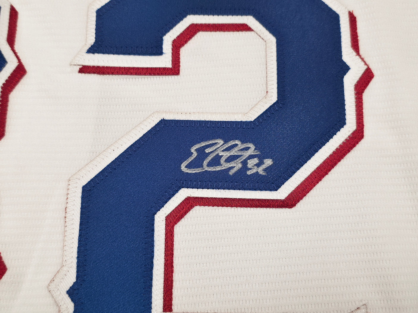 Texas Rangers Evan Carter Autographed White Nike Jersey Size M "23 WS Champs" Beckett BAS Witness Stock #252436