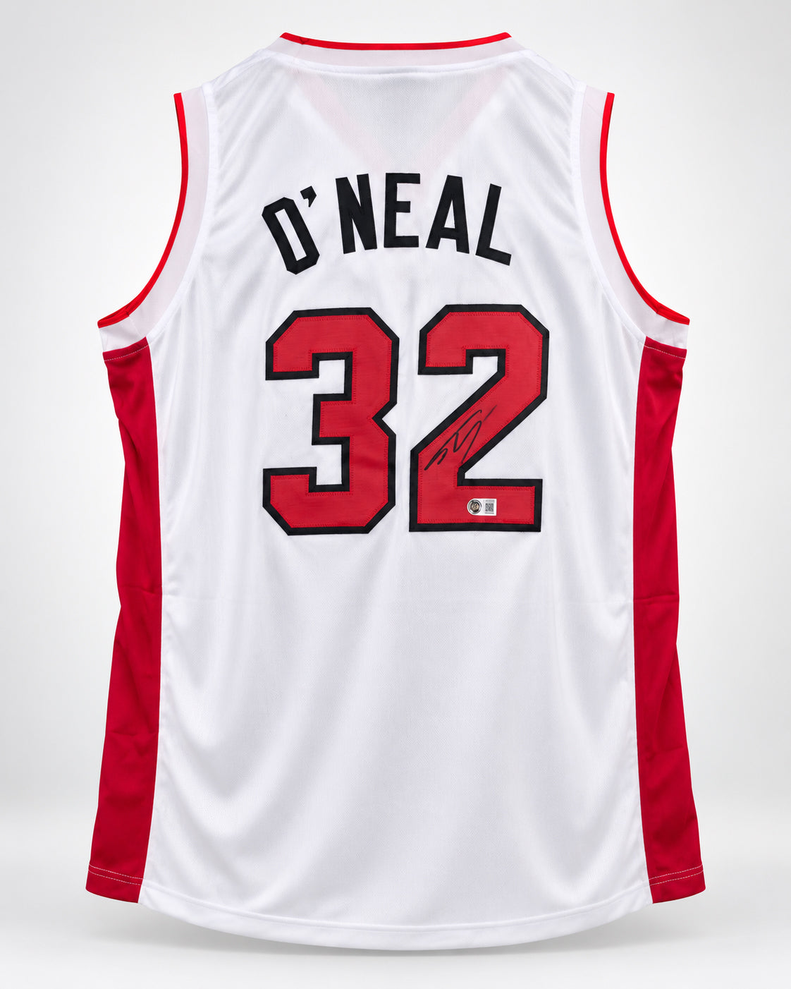 Miami Heat Shaquille O'Neal Autographed White Jersey Beckett BAS Witness Stock #267949