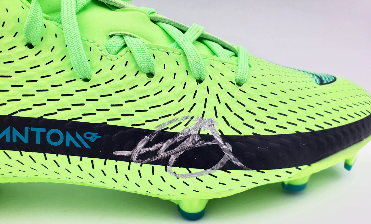Mason Mount Autographed Green Nike Phantom Cleat Shoe Chelsea F.C. Size 10 Beckett BAS Stock #196464
