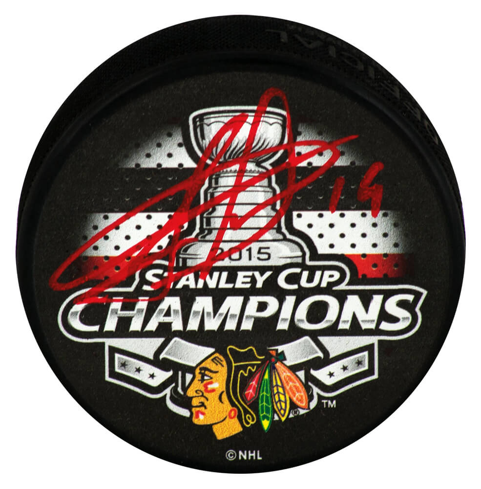 Jonathan Toews Signed Chicago Blackhawks 2015 Stanley Cup Champs Logo Hockey Puck (In Red)
