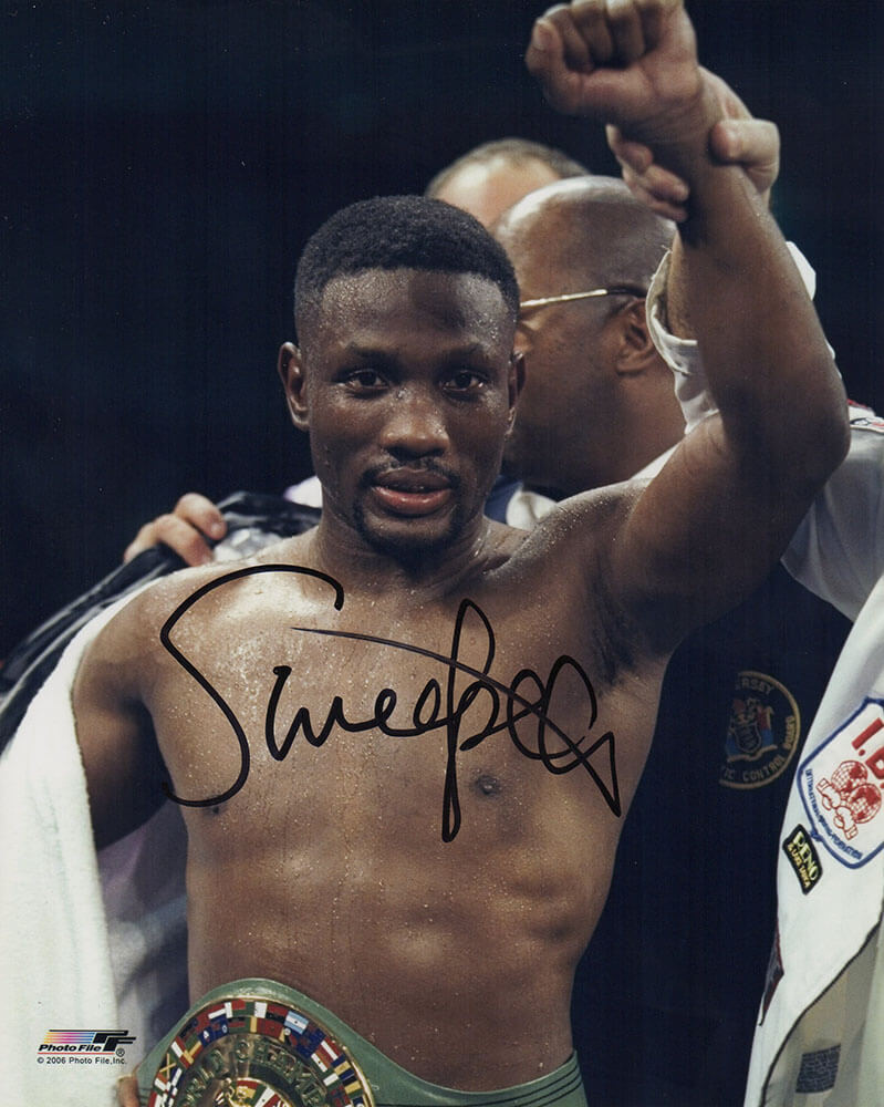 Pernell 'Sweet Pea' Whitaker Signed Boxing Arm Raised Close Up 8x10 Photo