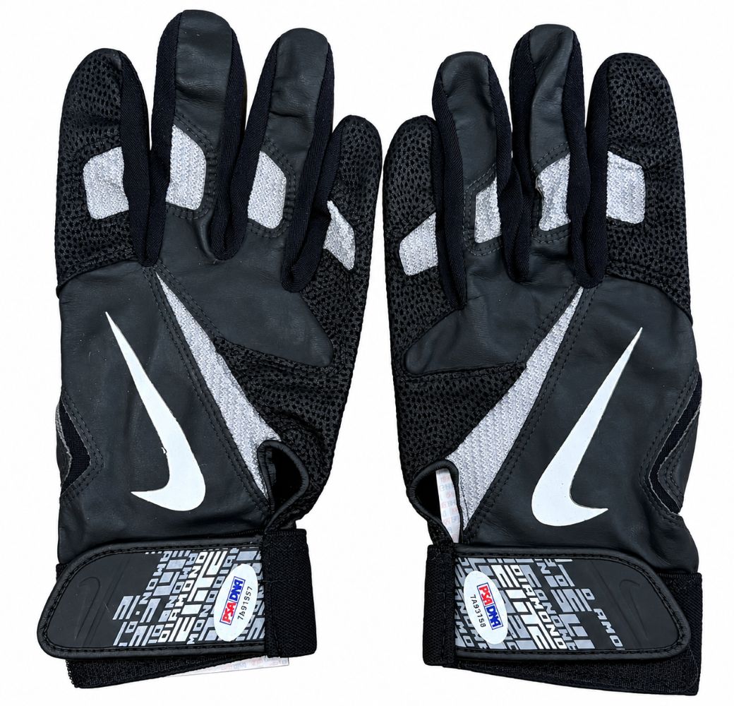 Robinson Cano Yankees Signed Game-Used Nike Diamond Elite Gloves PSA 757+758