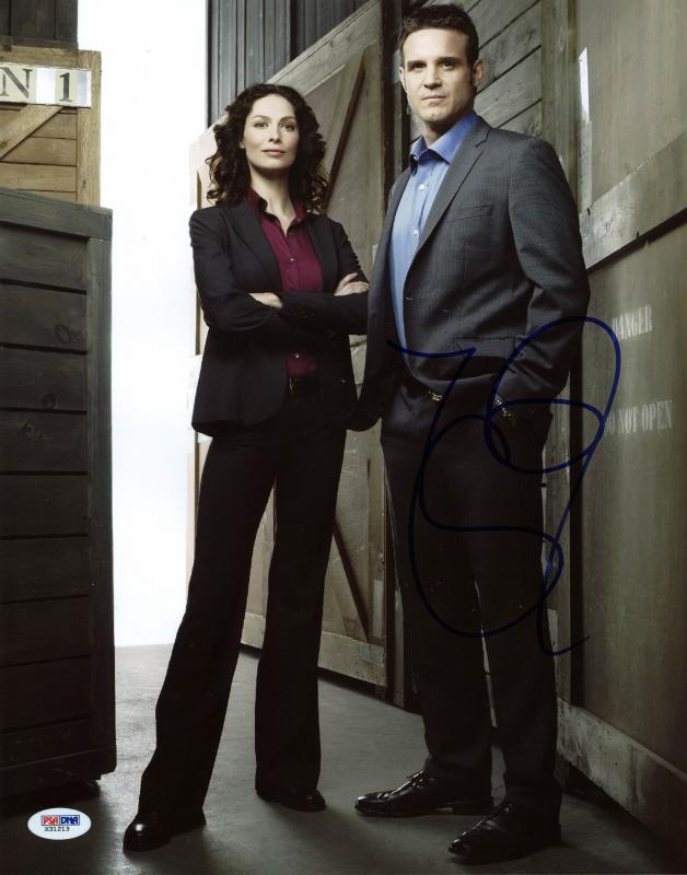 Eddie Mcclintock Warehouse 13 Signed Authentic 11X14 Photo PSA/DNA #X31213