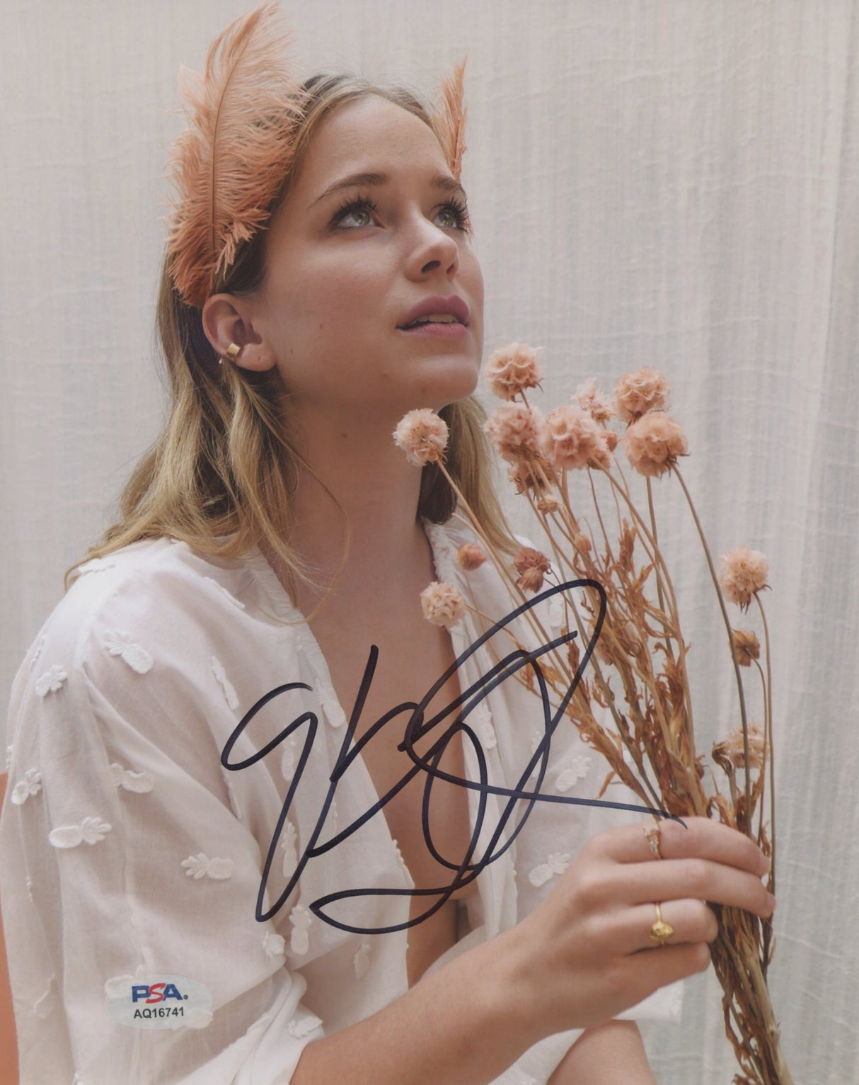Elizabeth Lail You Authentic Signed 8x10 Photo PSA/DNA #AQ16741